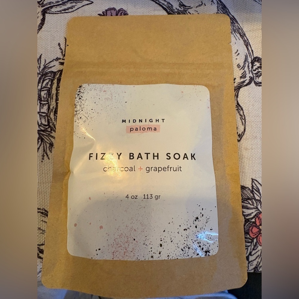 Fizzy Bath Soak - Charcoal and Grapefruit
